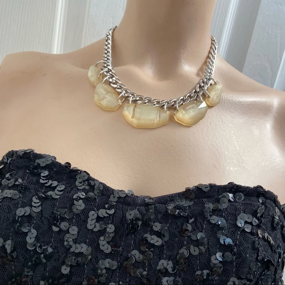 Chunky Silver and Cream Necklace - Picture 7 of 8